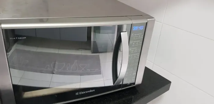 Microondas Electrolux Blue Touch