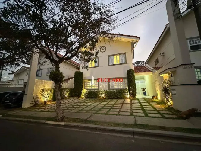 Sobrado no Condomínio Reserva das Flores com 3 dormitórios à venda, 270 m² por R$ 3.399.90