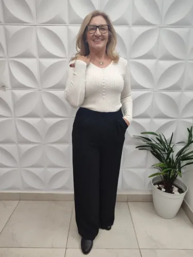 Blusa Canelada com Botões - Conforto e Estilo para o Inverno