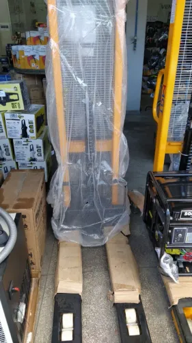 Empilhadeira Manual Menegotti 1 Ton - 1,6 metros de elevação