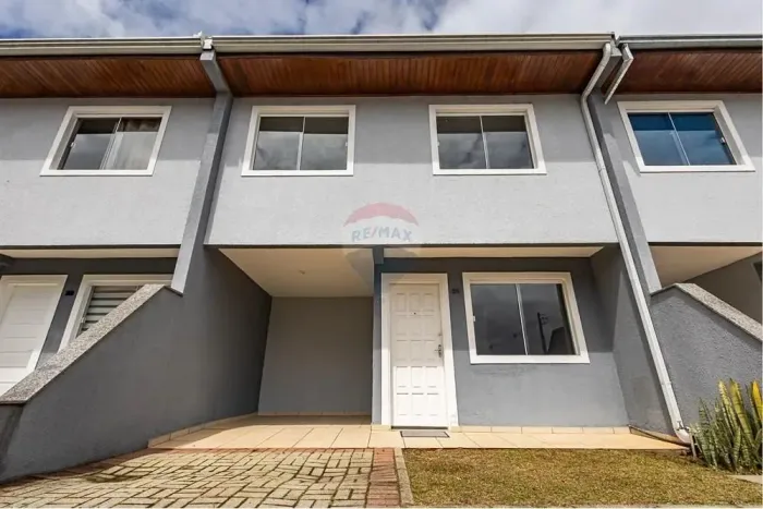 Sobrado à venda em Araucária Condomínio Vila Romana Bairro Tindiquera