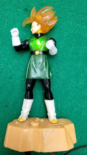 Boneco de Gohan (Dragon Ball Z) na forma Super Saiyajin da Irwin Toys.