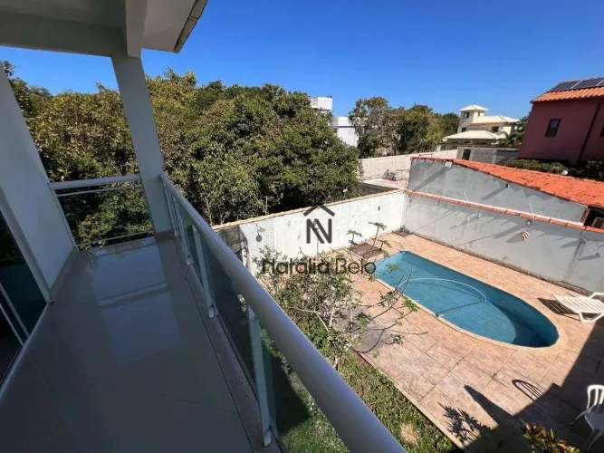 Casa com piscina ao lado da reserva do Iriry