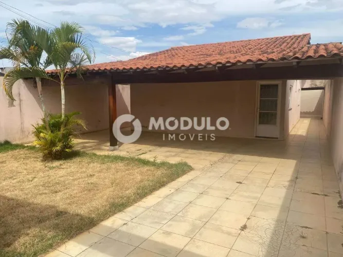 CASA RESIDENCIAL à venda, 3 quartos, 5 vagas, JARDIM CANAA - Uberlândia/MG