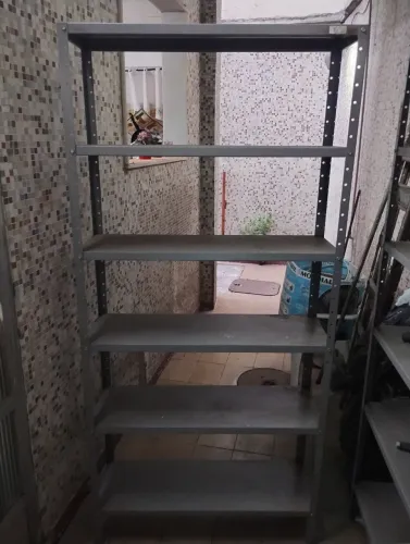 Estante de Metal para Organização