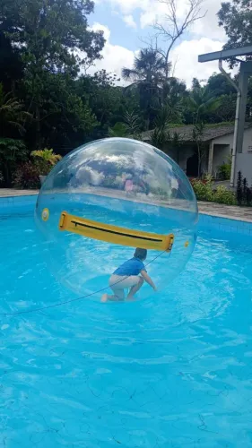 Bola Aquática Inflável - Diversão na Piscina!