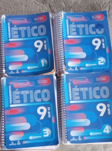 Livros Ético 9° ano e Conquista 8° ano 
