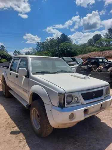 L200 2.5 Diesel 2004 Sucata Para Venda Peças L200 Sucata L-200 Quadrada 2.5 4x4 L-200