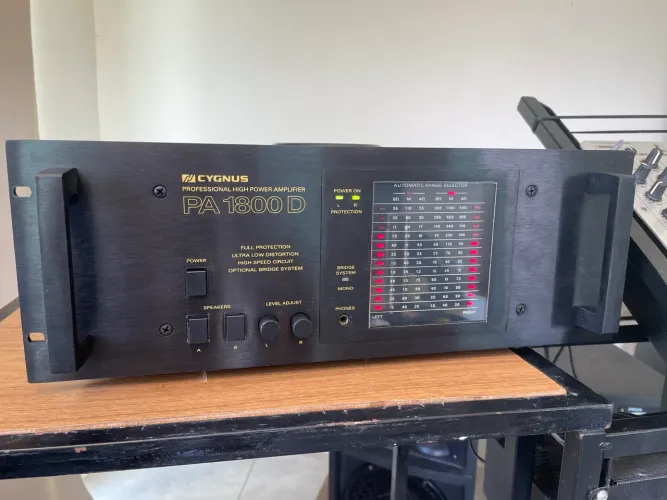 Amplificador Cygnus PA 1800D
