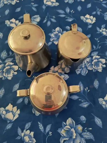 Conjunto café, bule e açucareiro