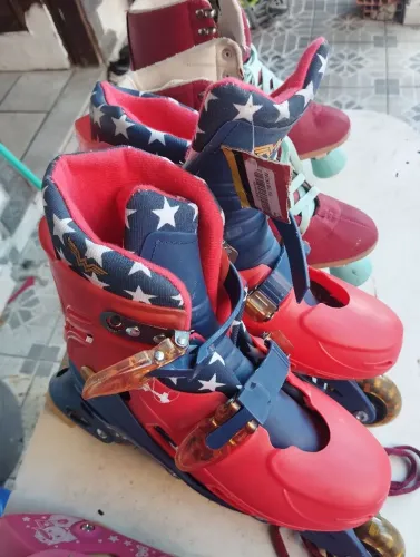 Patins inline mulher maravilha
