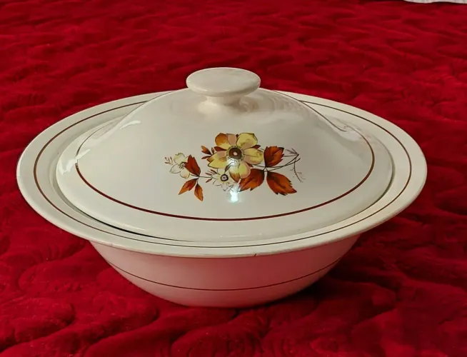 Sopeira de porcelana Nadir Figueiredo 