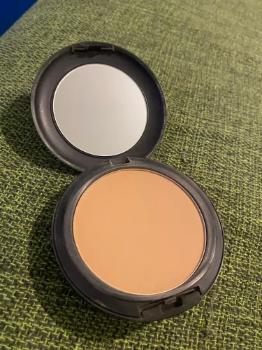 Base em pó MAC cor NW30 (leia anúncio)