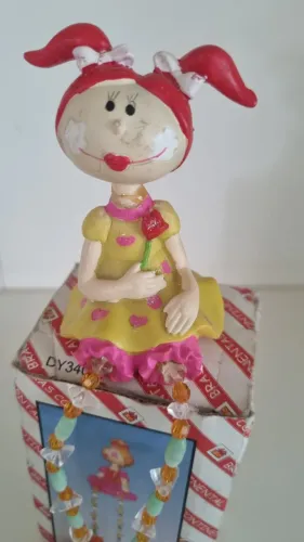 Boneca Decorativa em Resina