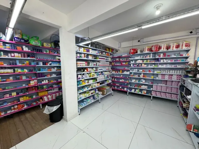 Venda de Farmácia com Terreno Próprio - Florianópolis
