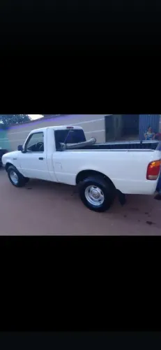 Ford Ranger gasolina 04 cil super conservada