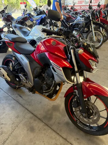 YAMAHA FZ25 2020 VERMELHA 