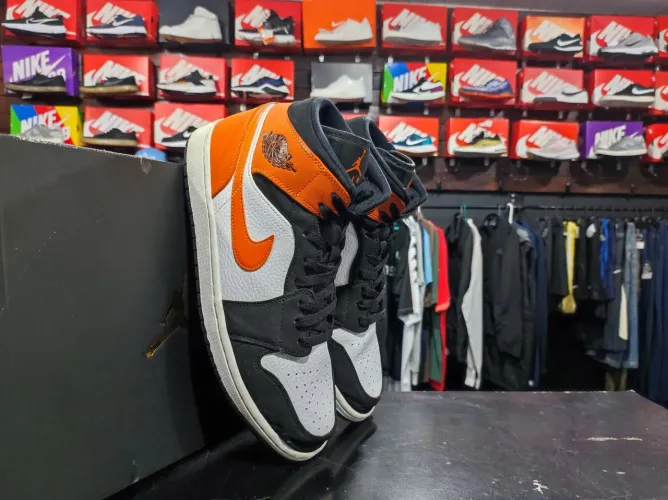 Tênis Nike Air Jordan 1 MID Shattered Backboard Tam 43 Cód 4311 Usado/Original