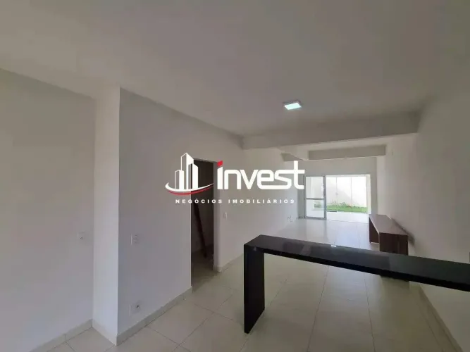 Excelente Casa no Ayat Club 160 m² | 3 Dormitórios com Suíte | Terreno de 250 m²