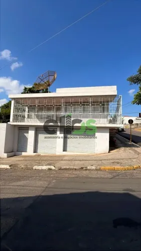 Casa de ESQUINA, COMERCIAL/RESIDENCIAL na CAPITAL DOS BRINQUEDOS, 03 dormitórios, salão co