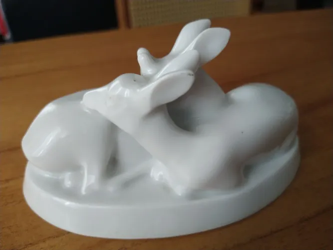 Par de veados de porcelana - Zsolnay Hungary Porcelain White Deer Figurines(c.1920-1940?s)