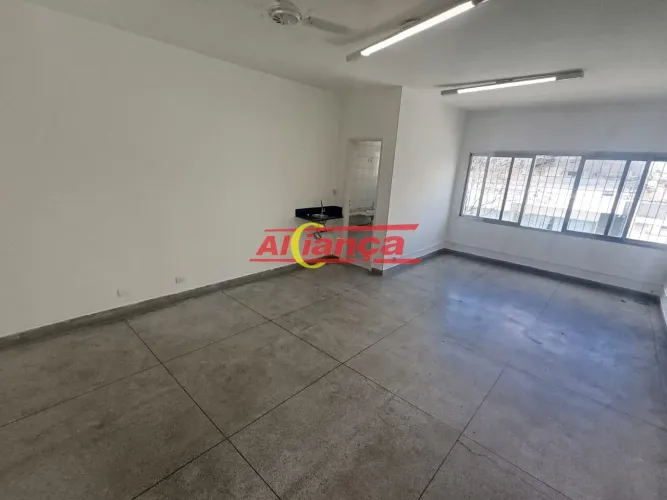 SALA COMERCIAL COM 26M² À LOCAÇÃO NO VILA PROGRESSO- GUARULHOS