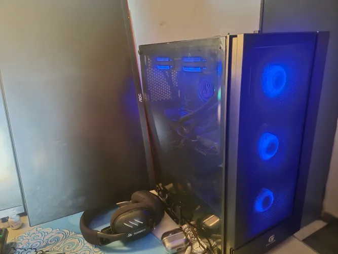 PC GAMER 