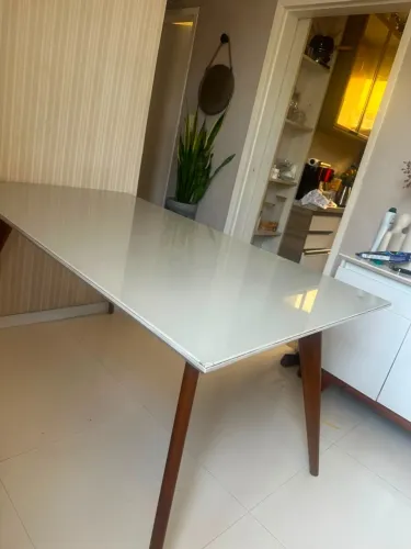 Mesa de Jantar 6 Lugares - Tampo de Vidro Branco - 1,60 x 0,90m