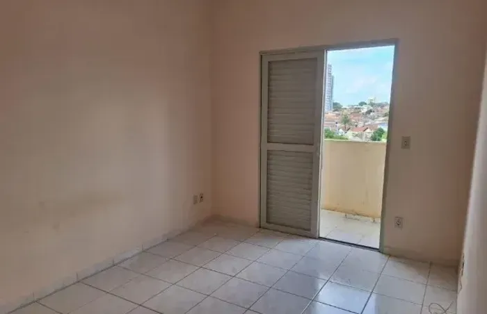 Imóvel para aluguel possui 90 metros quadrados com 2 quartos em Centro - Botucatu - SP