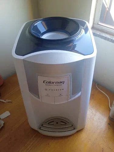 Bebedouro Colormaq  refrigerado Premium em perfeito estado de conservação e funcionamento 
