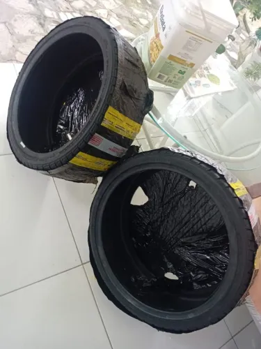 Pneu aro 20 / Goodyear/simétricos