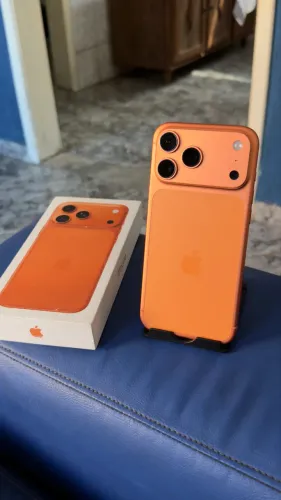 ? iPhone 17 Pro Max - 256GB - Laranja