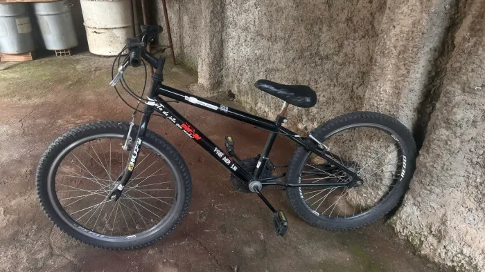 Bicicleta preta 