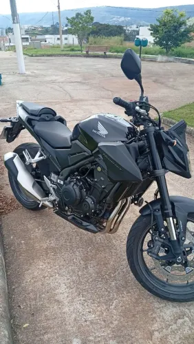 Moto Hornet