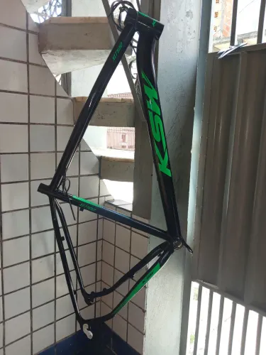 Quadro de alumínio 21semi novo