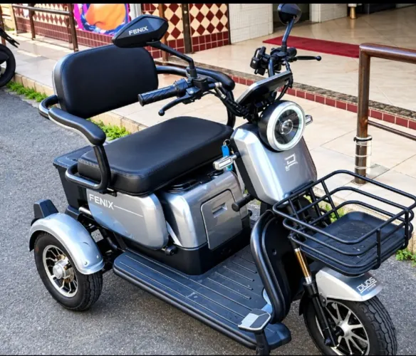 Triciclo elétrico