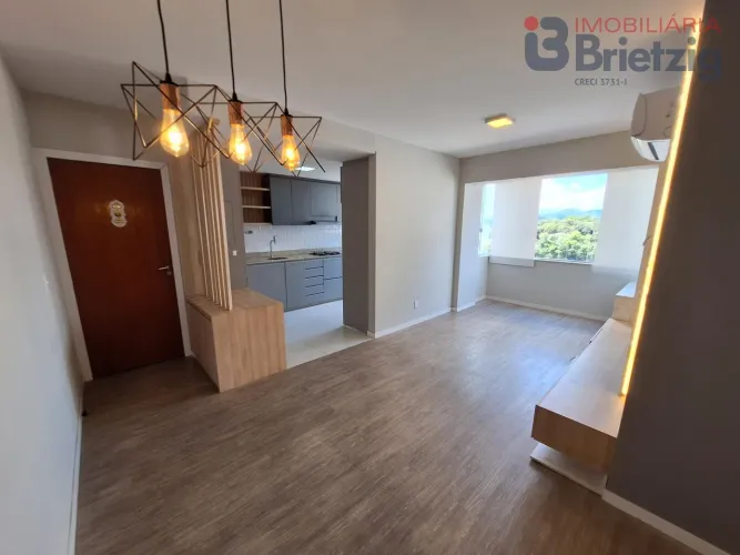 Apartamento à Venda no Bom Retiro, Joinville | 2 Quartos, 66m²