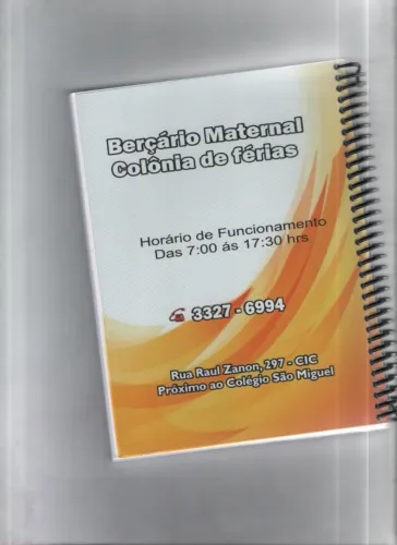 Vaga para formados em pedagogia para professor e magistério para auxiliar de classe.