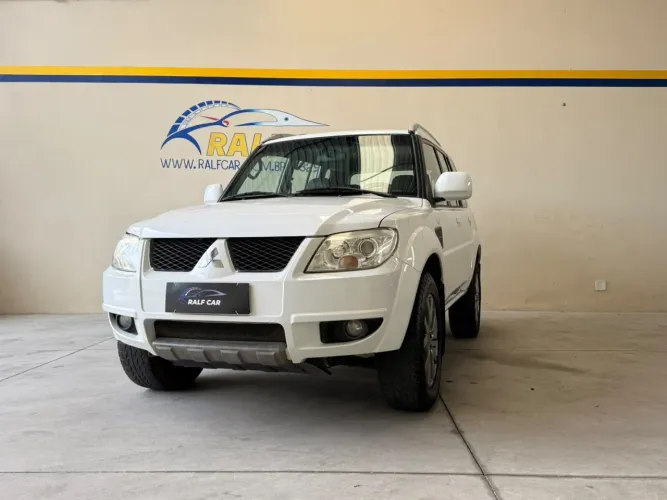 Mitsubishi Pajero TR4 2.0 Flex 16V 4X2 Aut. 2013