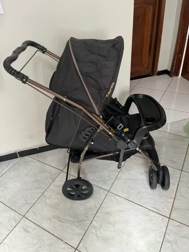 Carrinho de bebê galzerano