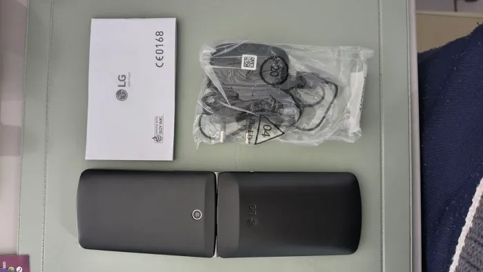 Celular Flip LG G360 BIVOLT<br>Aelular Lg GCe360 Dual Sim Flip Tela 3.0 2G Câmera Rádio F m