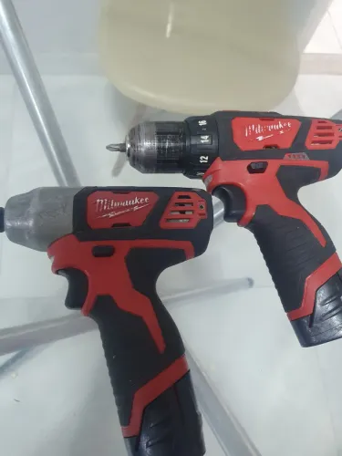 Parafusadeira milwaukee m12