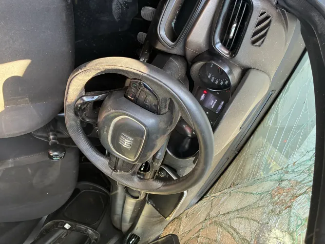 Sucata Cronos 1.3 s design ano 2023