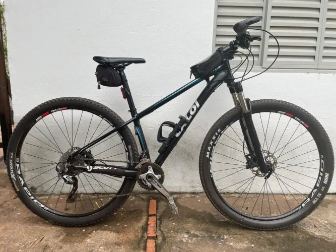 Bicicleta MTB Caloi Tam 15 Shimano SLX