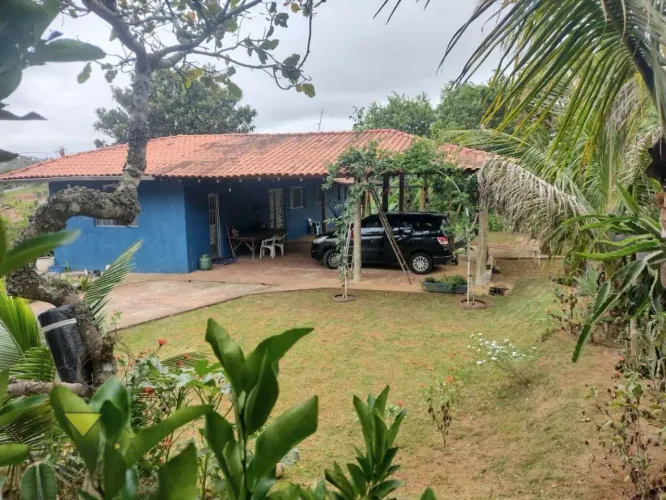 Sítio com 2 dormitórios à venda, 2260 m² por R$ 860.000,00 - Varinhas - Mogi das Cruzes/SP
