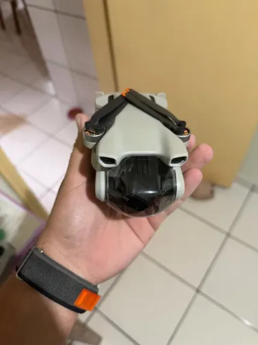 Drone DJI Mini 3 4K HDR - Controle DJI RC com Tela - 2 Baterias
