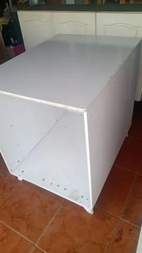Balcão espaçoso medidas 0.62 largura 0.85 profundidade 0.80 altura
