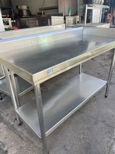 bancada de trabalho industrial em aço inox