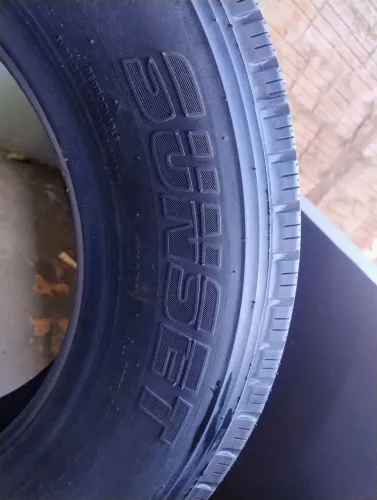 Pneu 215/75/17,5