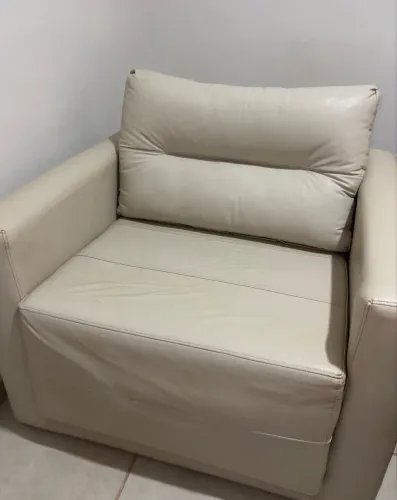 Vendo Sofá cama couro sintético bege